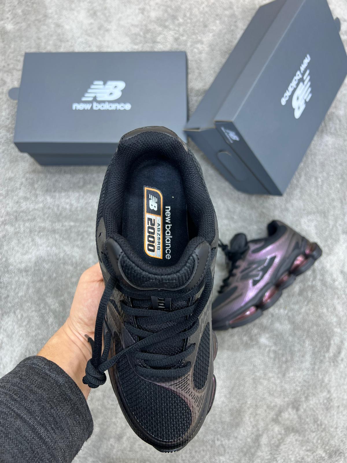 New Balance 2000