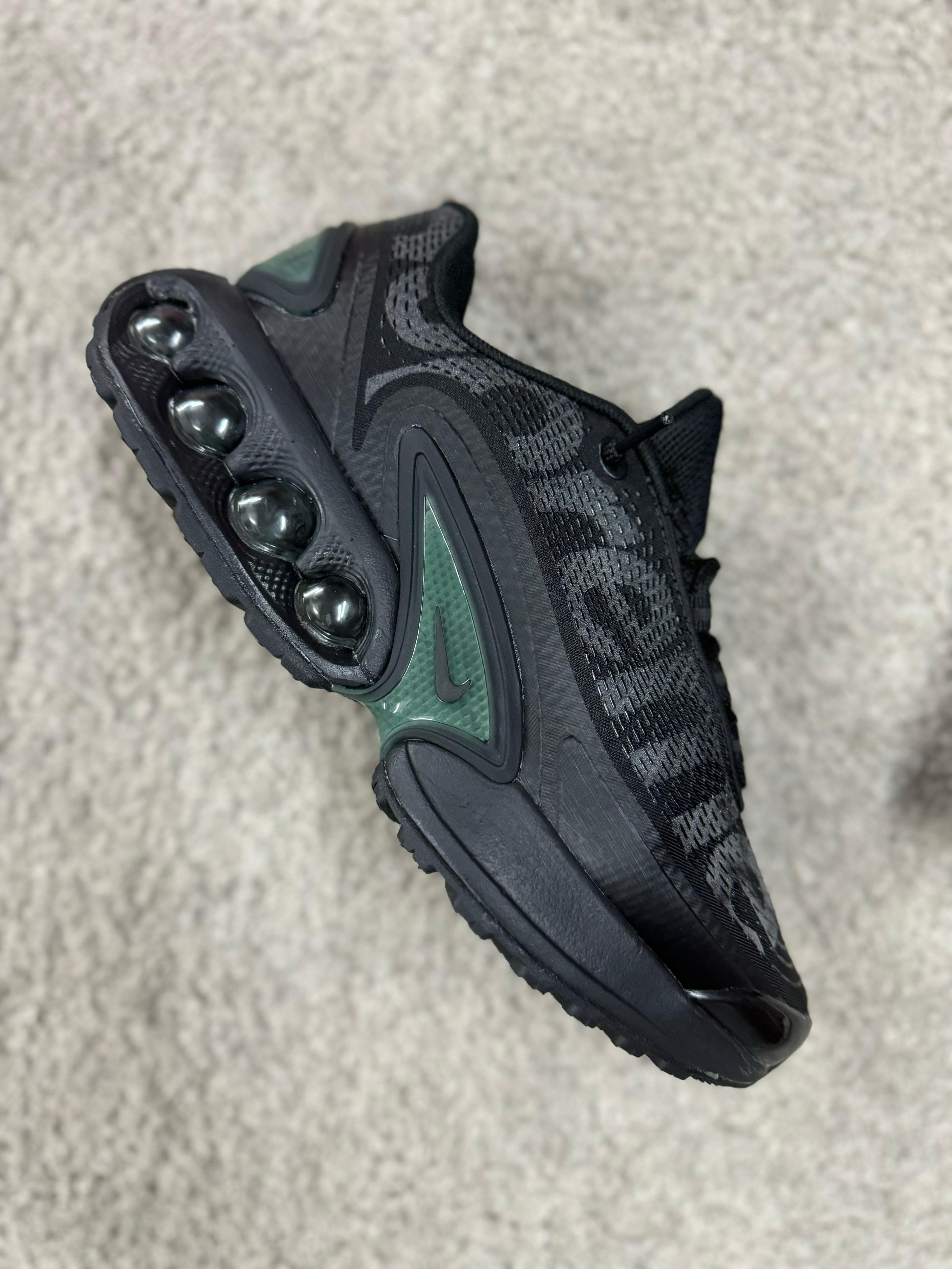 Air Max DN x Supreme