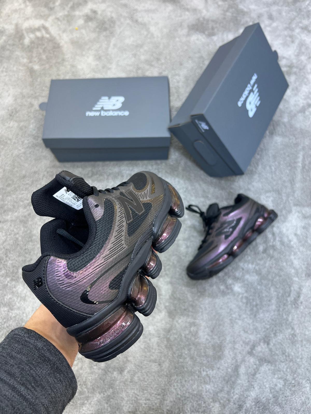 New Balance  2000