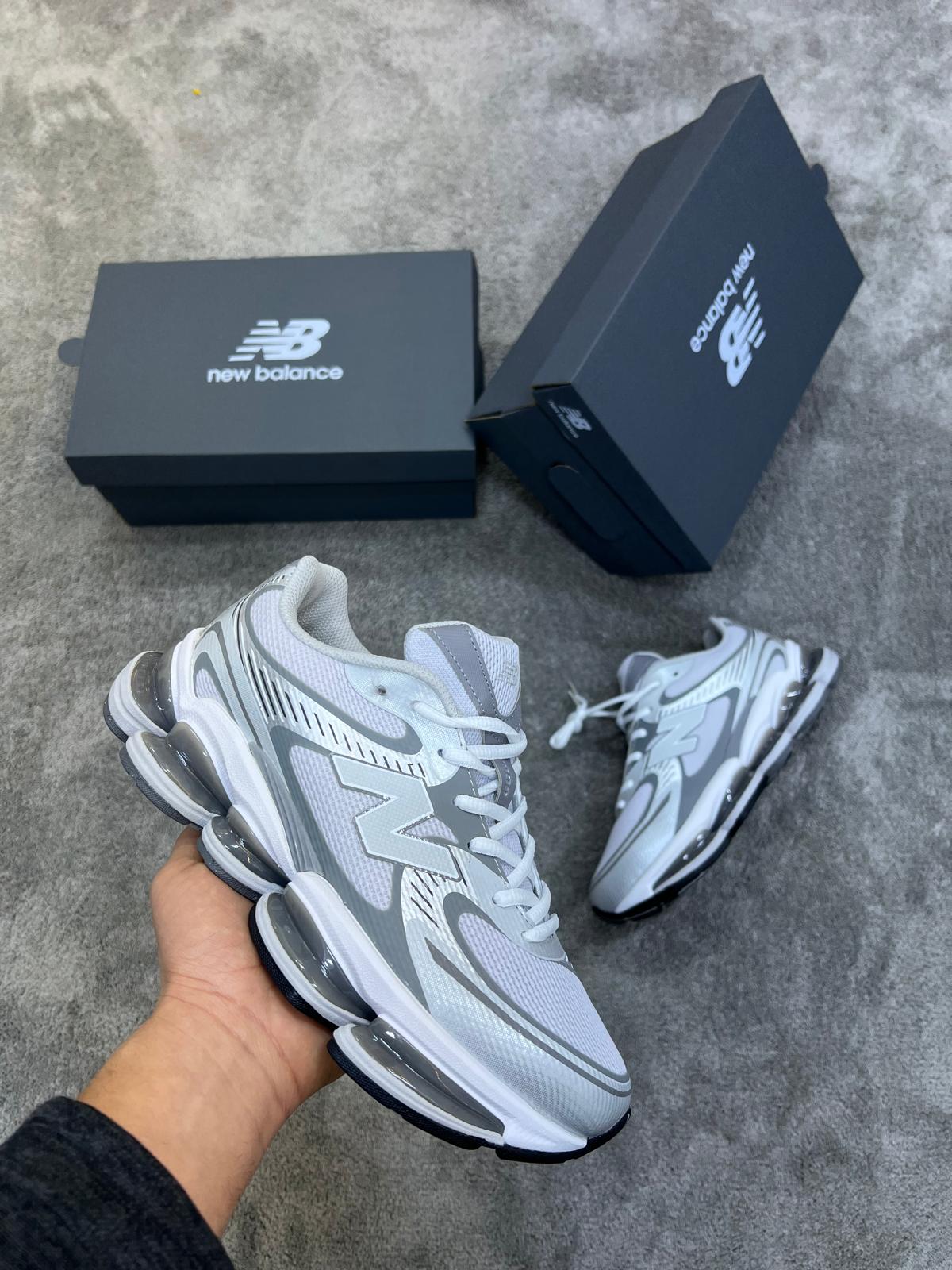 New Balance  2000